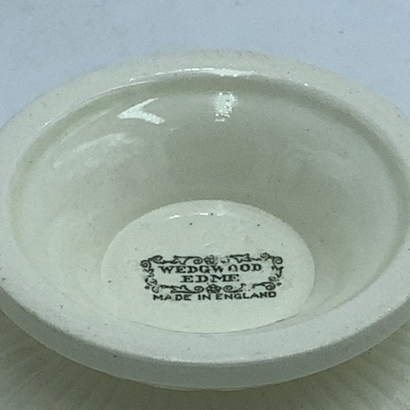 Vintage Wedgwood England Edme Two Handled Soup Bowl on Pedestal - Picture 10 of 10